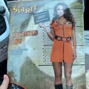 Halloween prisoner costume